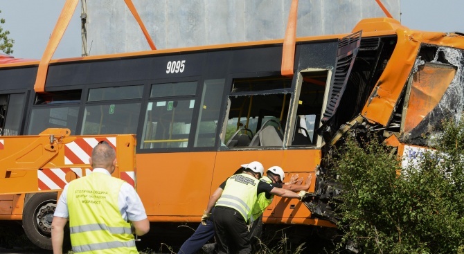 СДВР изяснява обстоятелствата около пътен инцидент с автобус на градския транспорт