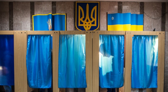 Рекордните 44 кандидатури са регистрирани за президентските избори в Украйна 