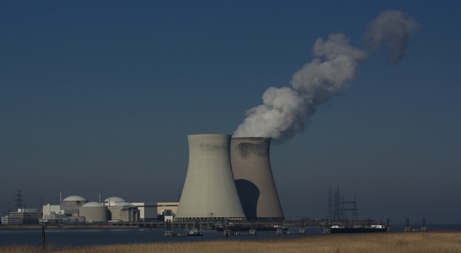 Испания планира да затвори всичките си атомни централи до 2035 година