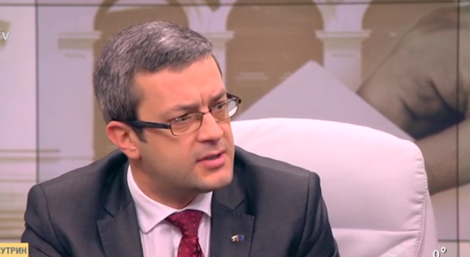 Депутат от ГЕРБ: Не съм вярвал, че ще прекарам празника на любовта с БСП