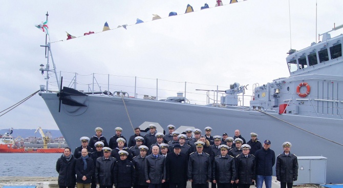 Военните моряци отбелязаха 10-та годишнина от вдигането на военноморския флаг на минен ловец „Цибър”