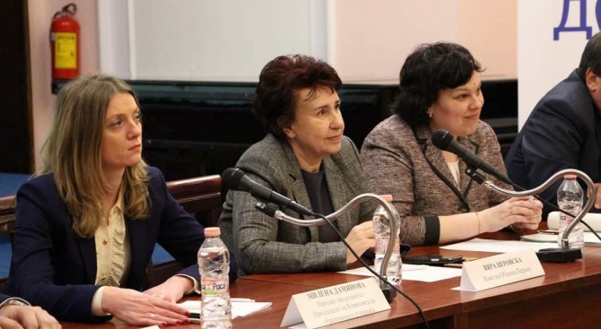 Милена Дамянова в Перник: Качественото образование е шансът на България да бъде развита и технологична държава