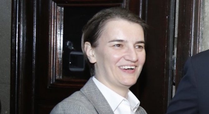 Партньорката на сръбския премиер Ана Бърнабич роди момче 