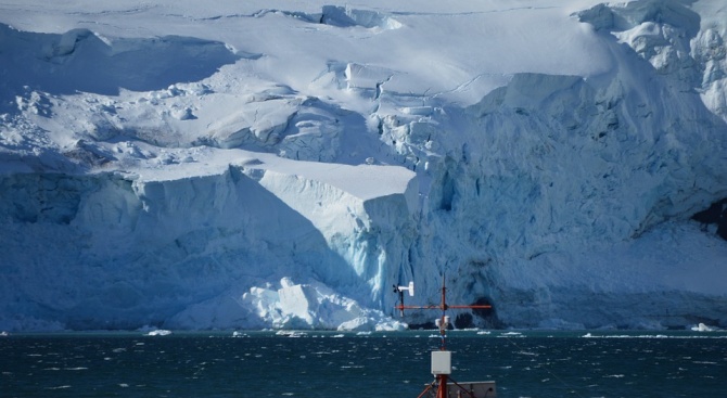 Айсберг два пъти по-голям от Ню Йорк се откъсва от Антарктика