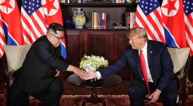  Доналд Тръмп преди срещата си с Ким Чен-ун: Ядреното разоръжаване означава икономически растеж за КНДР
