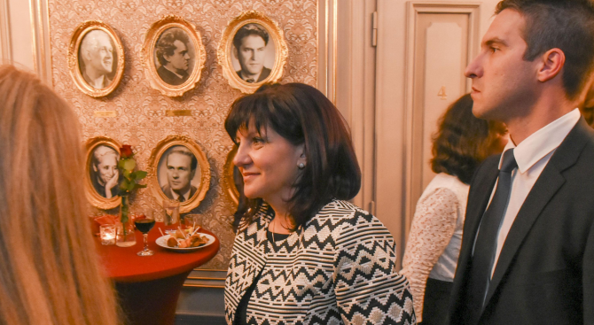 Караянчева отвърна на Нинова: Да не търси медийни изяви на мой гръб