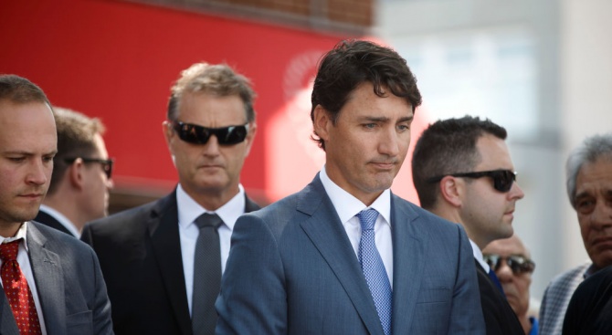 Министърът на бюджета в правителството на канадския премиер Джъстин Трюдо подаде оставка