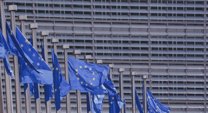 ЕК подкрепя предложенията на Макрон за промени в Европейския съюз