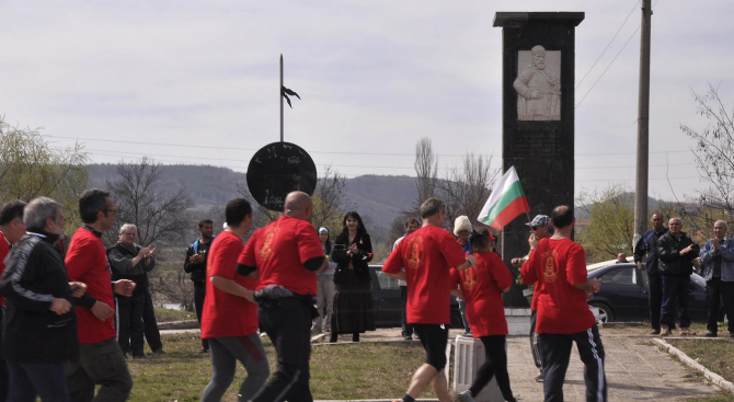 С поход до село Клокотница хасковлии отбелязаха годишнината от битката на Цар Иван Асен II