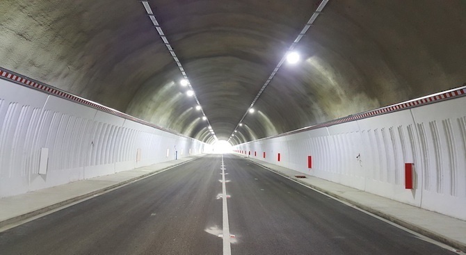 АПИ с важна информация за движението в тунел „Правешки ханове“ на АМ „Хемус“