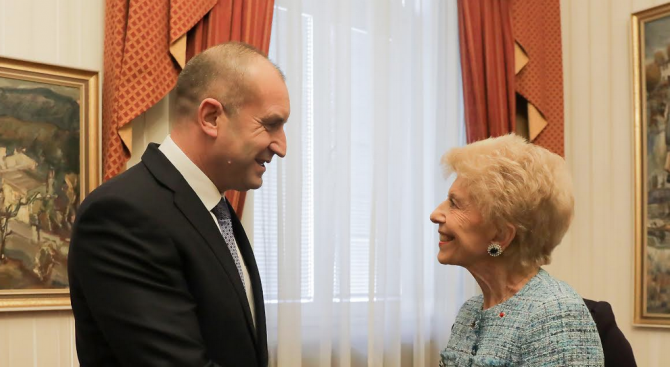 Румен Радев проведе разговор с пожизнения секретар на Френската академия