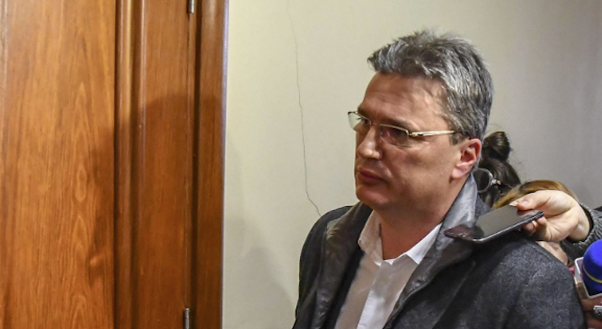  Бисер Лазов: Цветан Василев предаде всички хора, които работеха за него, като абдикира