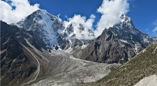 Учени от САЩ ще събират климатични данни в района на Еверест