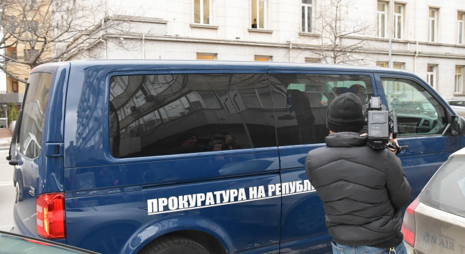 Прокуратурата влезе в община Стражица