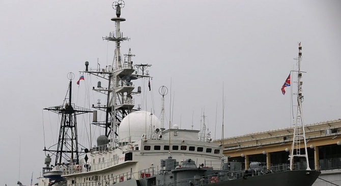 Руски военни кораби следят за влезли в Черно море фрегати на НАТО