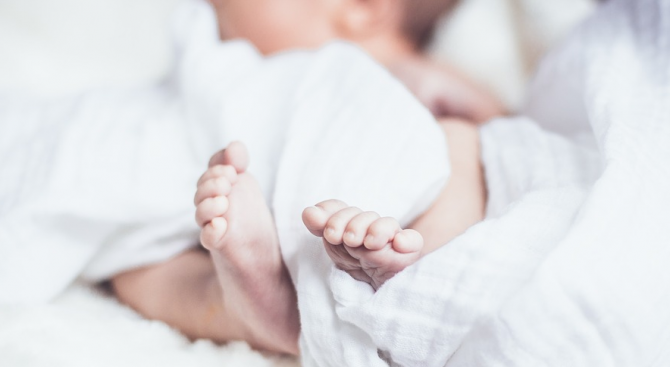 В ямболската болница временно спират приема на родилки