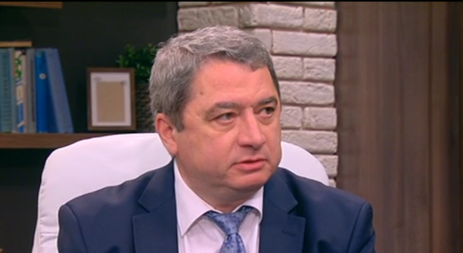 Емануил Йорданов: Председателят на КПКОНПИ е премълчал за терасата, за да избегне неудобни въпроси