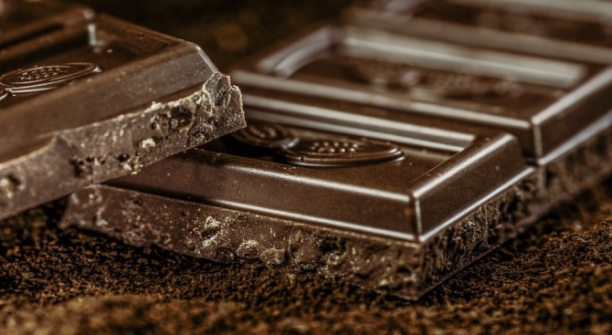 Черният шоколад регулира кръвното налягане