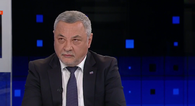 Валери Симеонов: Президентът се явява нещо като морален съдник, ходжа или мюфтия