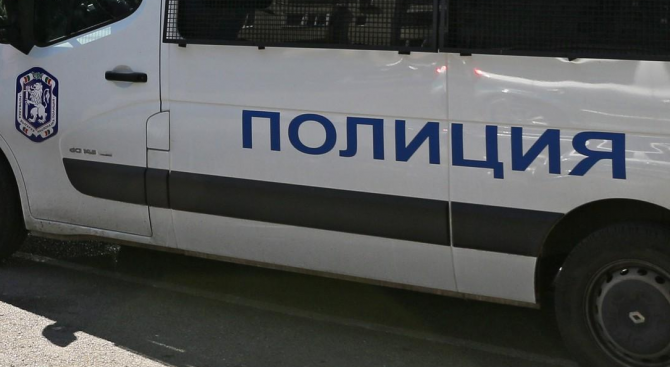 Арестуваха мъж, откраднал микробус в София