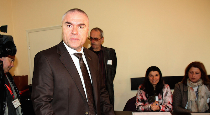 Веселин Марешки издирва кандидати за кметове чрез имейли