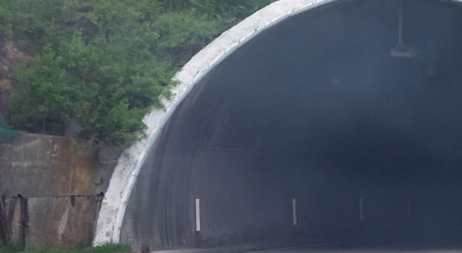 Ремонтират тунел "Правешки ханове" на АМ "Хемус"