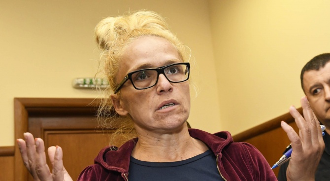 Иванчева обяви, че "Артекс" е била от първите, подали сигнал срещу нея