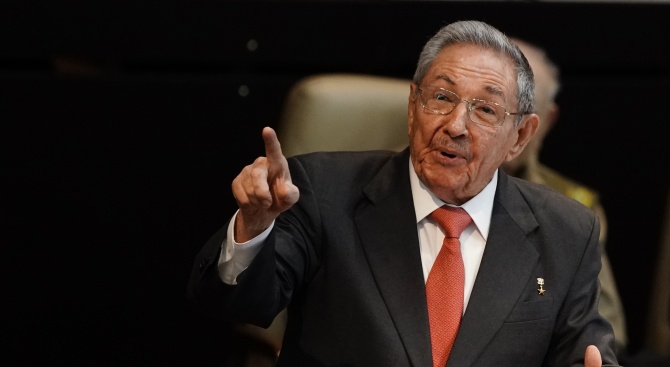 Раул Кастро предупреди кубинците да се готвят за недостиг на стоки 