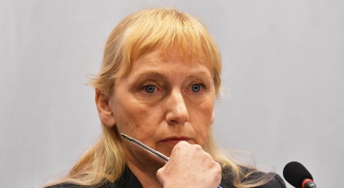 Йончева: Ако имаше демократично управление, можехме да водим диалог в парламента