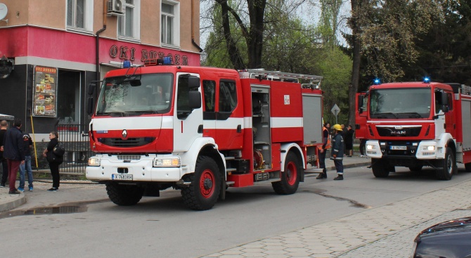Горя заведение за бързо хранене в Хасково