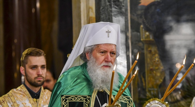 Патриарх Неофит отслужи Света литургия за Цветница