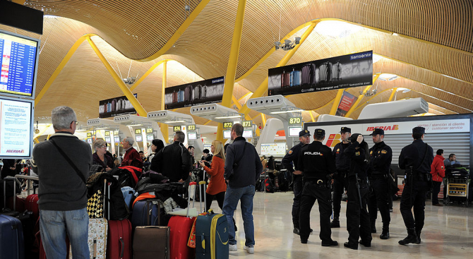 Мъж рани с нож две жени на летището в Мадрид