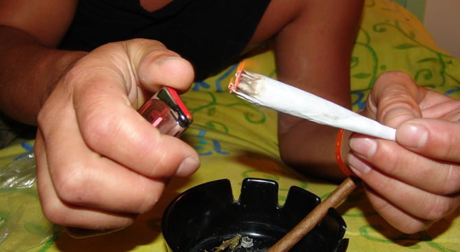 Белгия узакони "лекия" канабис и разреши продажбата му в будките за цигари