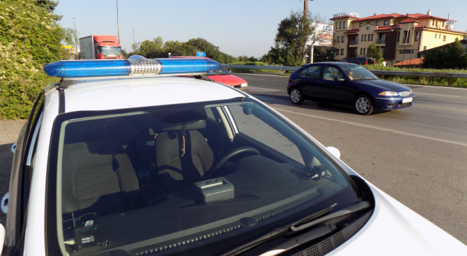 Двама души пострадаха при катастрофа между автомобил и автобус на градския транспорт в Русе