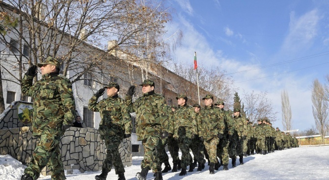 Допълнителни 164 вакантни длъжности  са обявени към конкурса  за Сухопътните войски