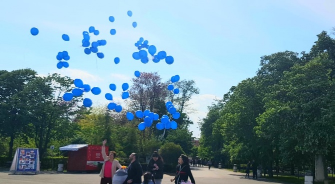 По случай Деня на Европа МГЕРБ-Бургас пуснаха във въздуха 109 балона с послания за ЕС
