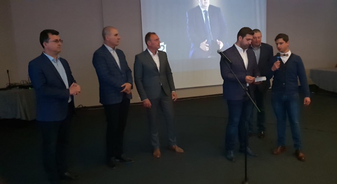 Андрей Новаков в Банско: Зелените, които искаха да спасяват Пирин - гласуваха в ЕП българските камиони да пътуват празни през цяла Европа и да замърсяват въздуха