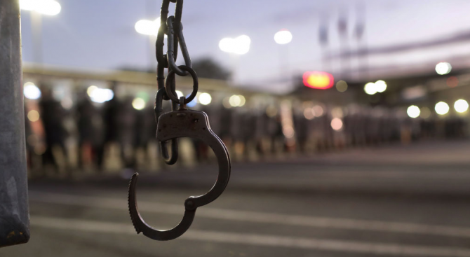 Арестуваха кондуктор от градския транспорт в Пловдив за блудство с ученичка