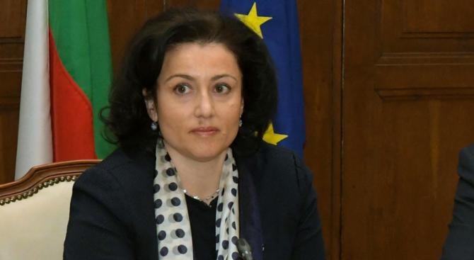 Десислава Танева е новият министър на земеделието. Вижте първите ѝ думи