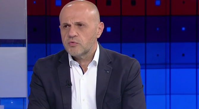 Дончев отговори дали в правителството има министри на Делян Пеевски