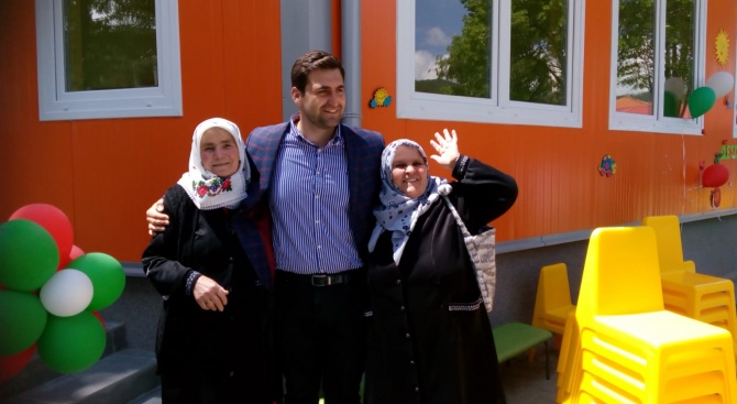 Андрей Новаков участва в откриването на нова детска градина във велинградското село Драгиново