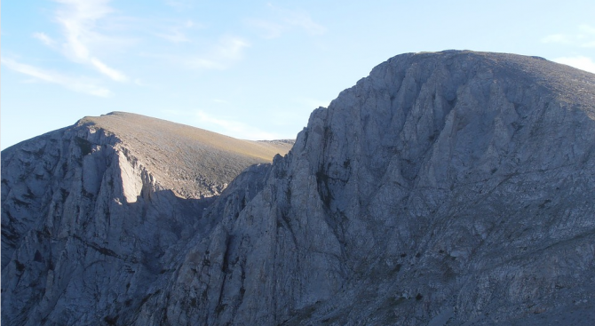 Гръцките власти с мащабна операция за спасяването на 25-годишен българин в планината Олимп