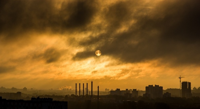 Заводи в Китай изпускат забранен газ, който разрушава озоновия слой
