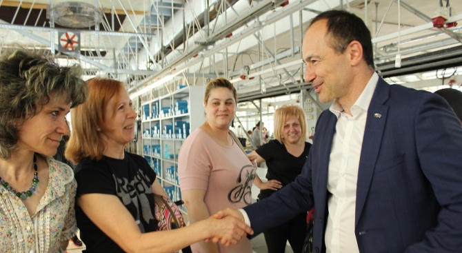 Андрей Ковачев се срещна с колектива на голяма шивашка фирма в Пловдив