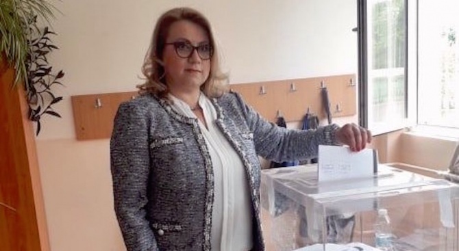 Деница Златева: Гласувах за Европа, която намалява неравенствата и достига до всеки регион и всеки дом