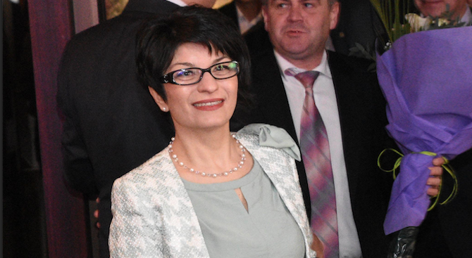 Десислава Атанасова: ГЕРБ печели и в родното село на Румен Радев