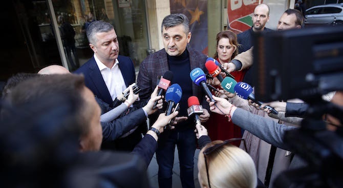 Кирил Добрев: По-големият враг от ГЕРБ е ниската избирателна активност