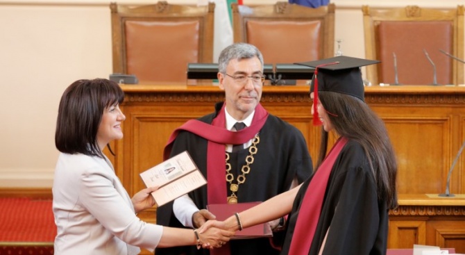 На церемония в НС бяха връчени дипломите на студентите по право на Софийския университет „Св. Климент Охридски“