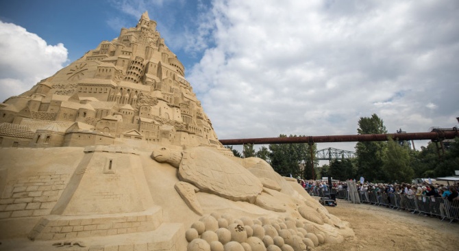 Пясъчен замък в Германия счупи световен рекорд
