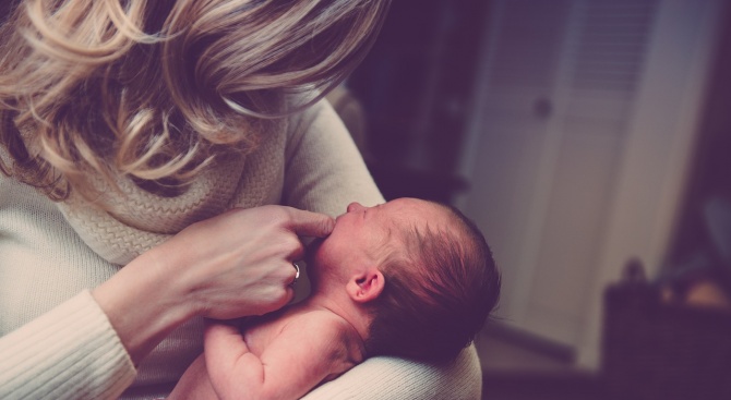 България е на трето място по най-дълъг отпуск по майчинство